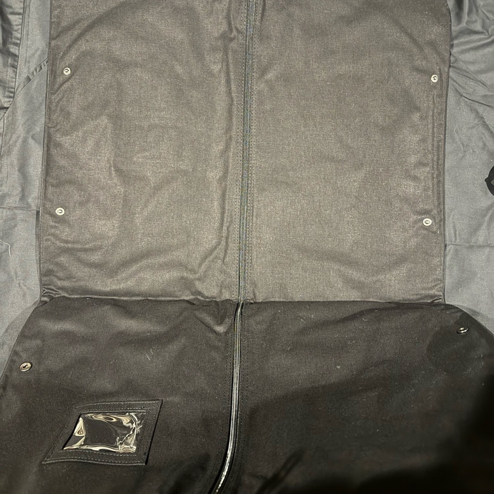 Chanel garment bag - Picture 2 of 4